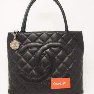 Chanel Medallion Caviar Quilted -  Silver